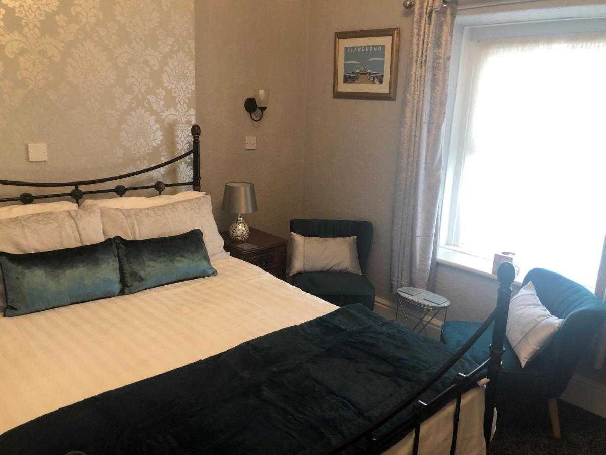 Отель Adcote House (Adults Only) Лландидно Экстерьер фото